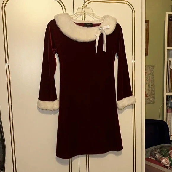 BCXgirl stretch red velvet Christmas dress - Picture 3 of 11